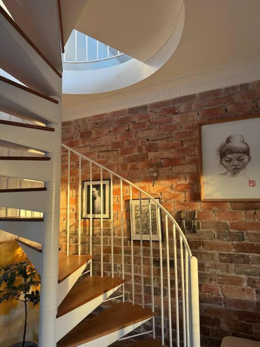 Spacious 4-Bedroom Manly Apartment, 2 Min Walk To Beach & Ferry Sydney