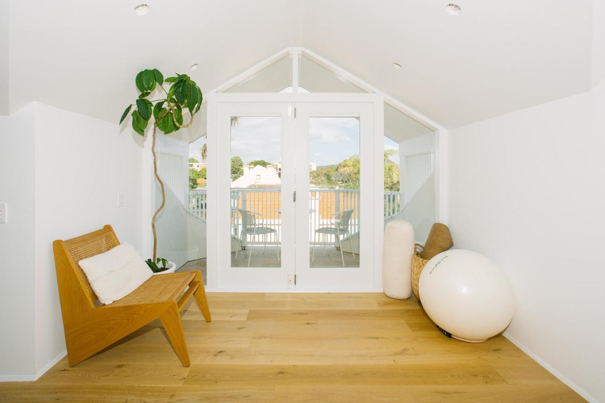 Spacious 4-Bedroom Manly Apartment, 2 Min Walk To Beach & Ferry Sydney