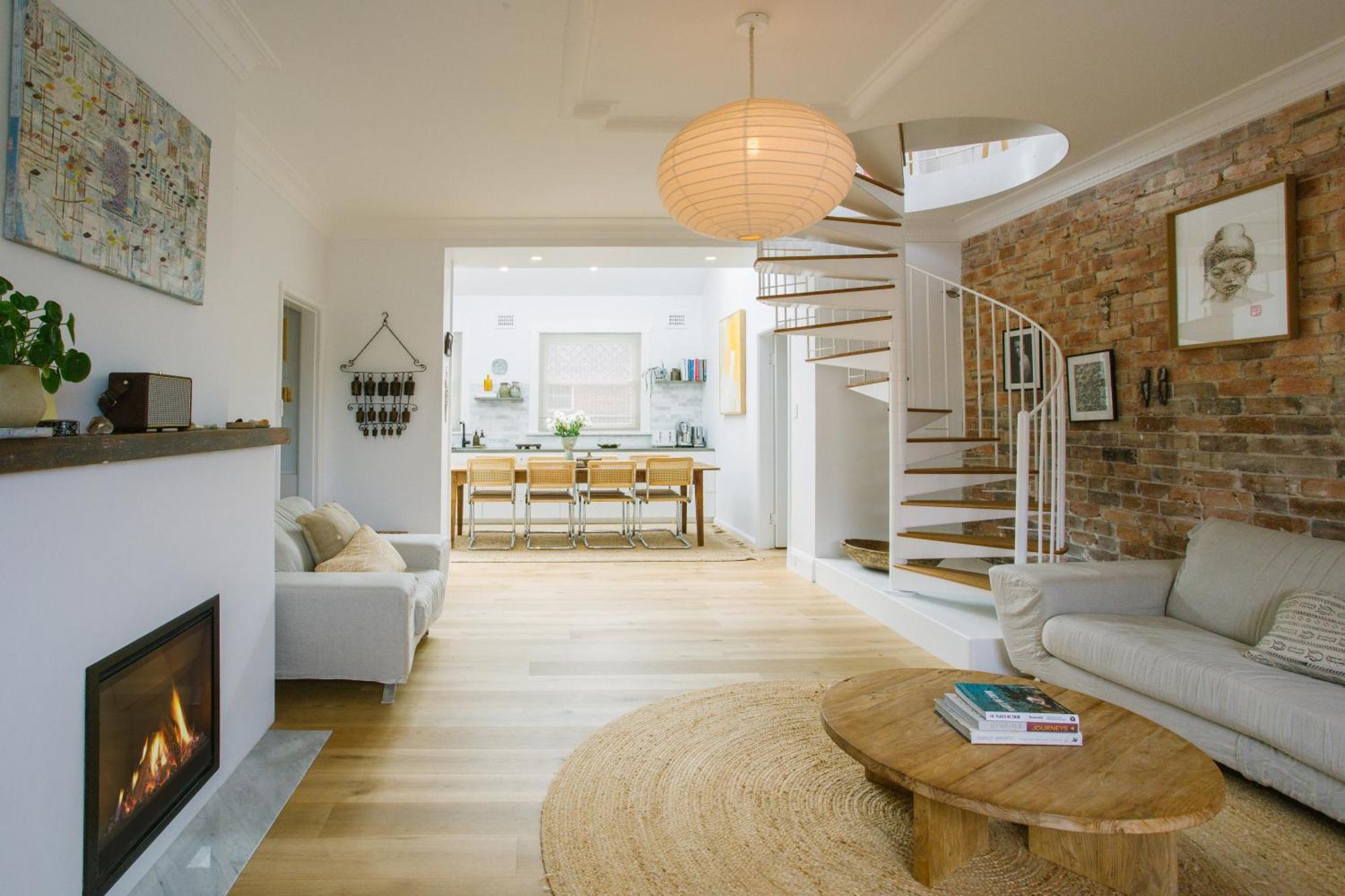 Spacious 4-Bedroom Manly Apartment, 2 Min Walk To Beach & Ferry *